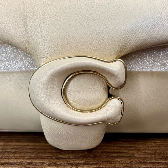 New Coach Pillow Tabby Shoulder Bag 18 in Ivory - Picture 2 of 12